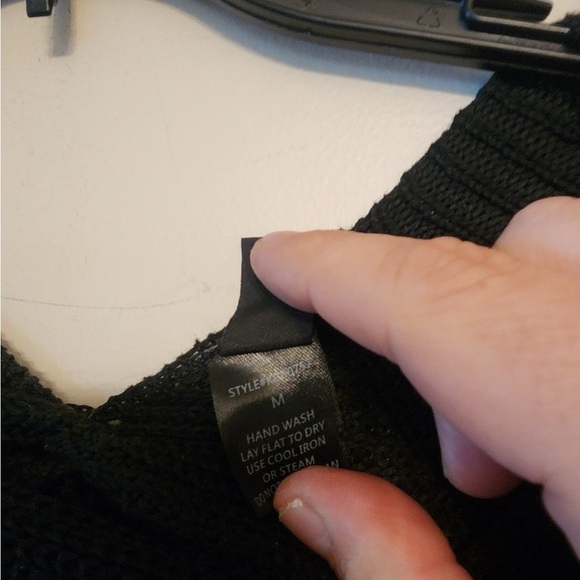 Windsor black knitted cropped top sweater size medium - Picture 3 of 4